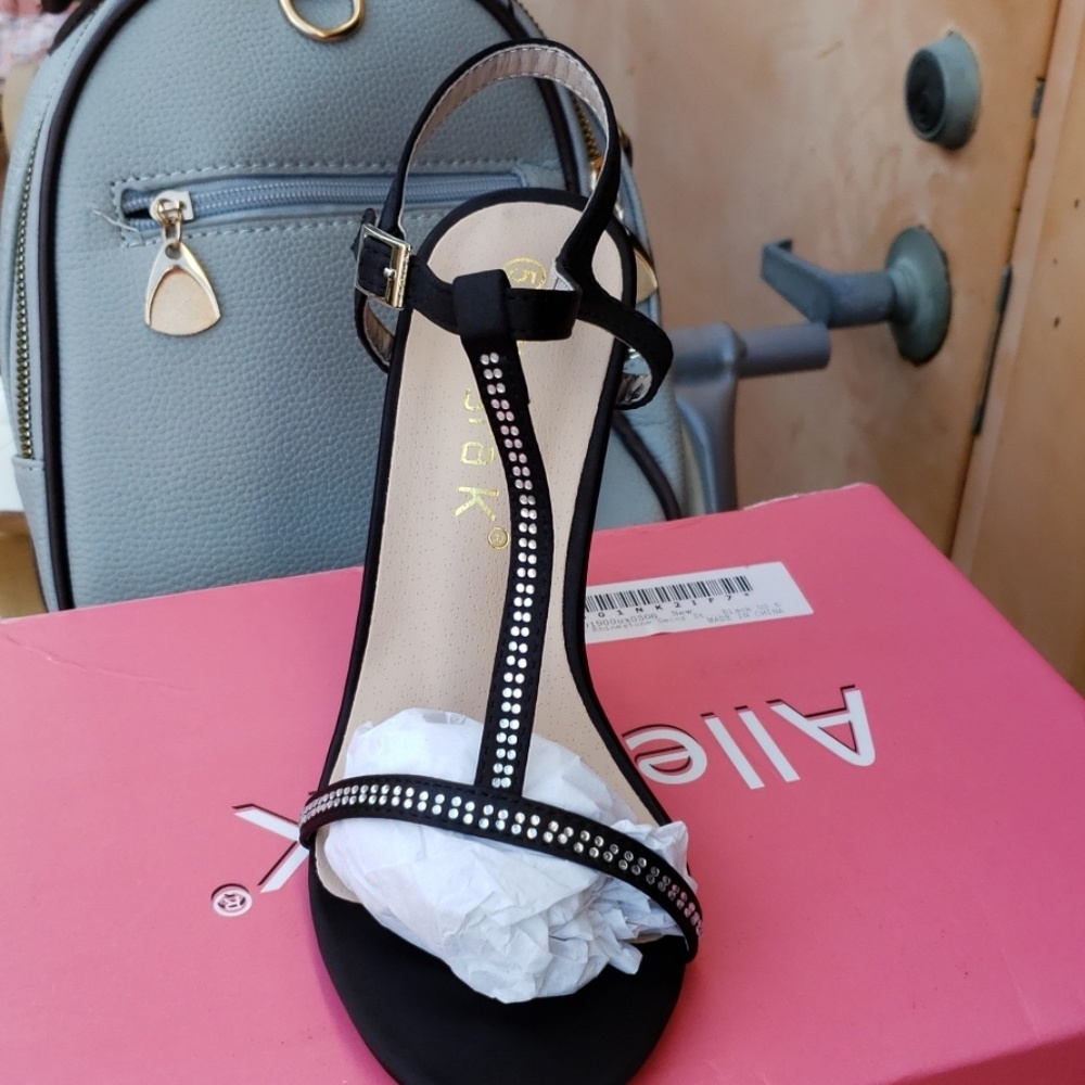 Woman shoes